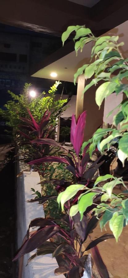 New Hotel Suhail Hyderabad Bagian luar foto