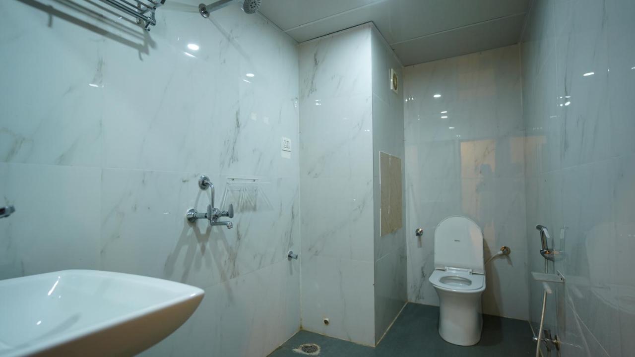 New Hotel Suhail Hyderabad Bagian luar foto