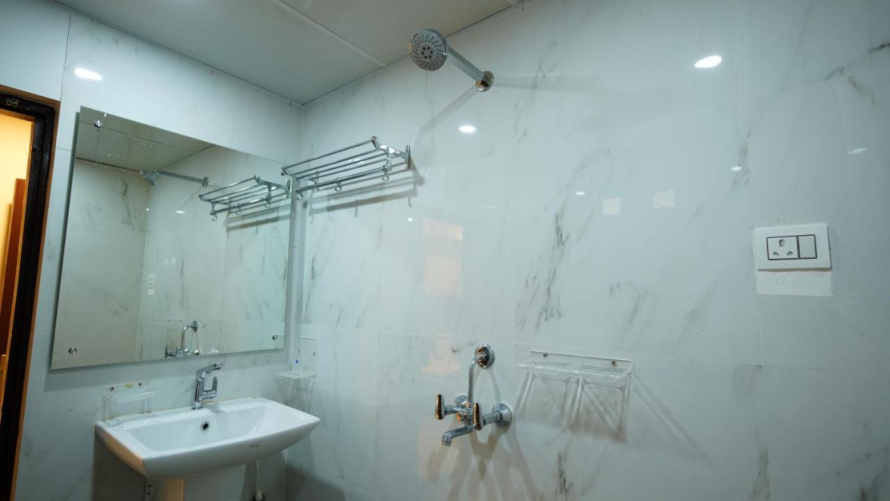 New Hotel Suhail Hyderabad Bagian luar foto