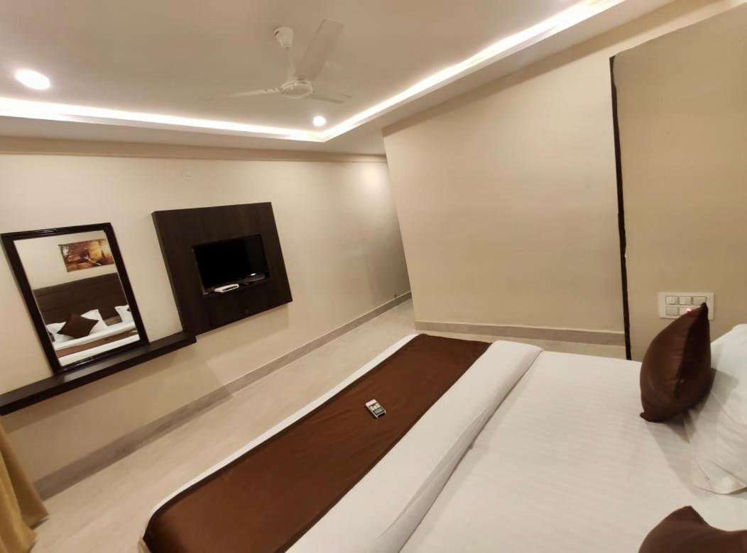 New Hotel Suhail Hyderabad Bagian luar foto